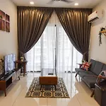 Jb City Family Suite Danga Bay By Cowidea